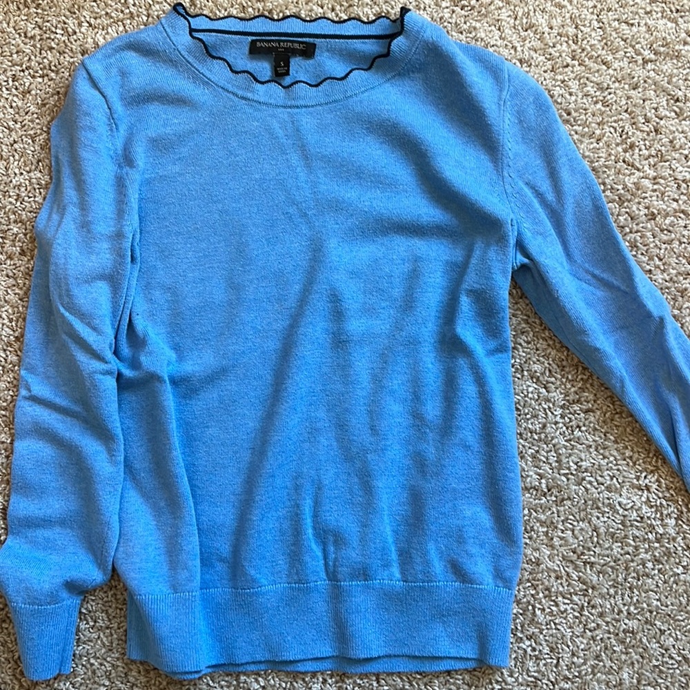 BANANA RELUBLIC SWEATER